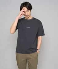 KHKGD29039 a.v.v MEN(アー・ヴェ・ヴェ) 【イージーケア/洗濯機で洗える/速乾/毛玉になりにくい/接触冷感】ミニロゴプリントセミワイドシルエットカットソー ダークグレー