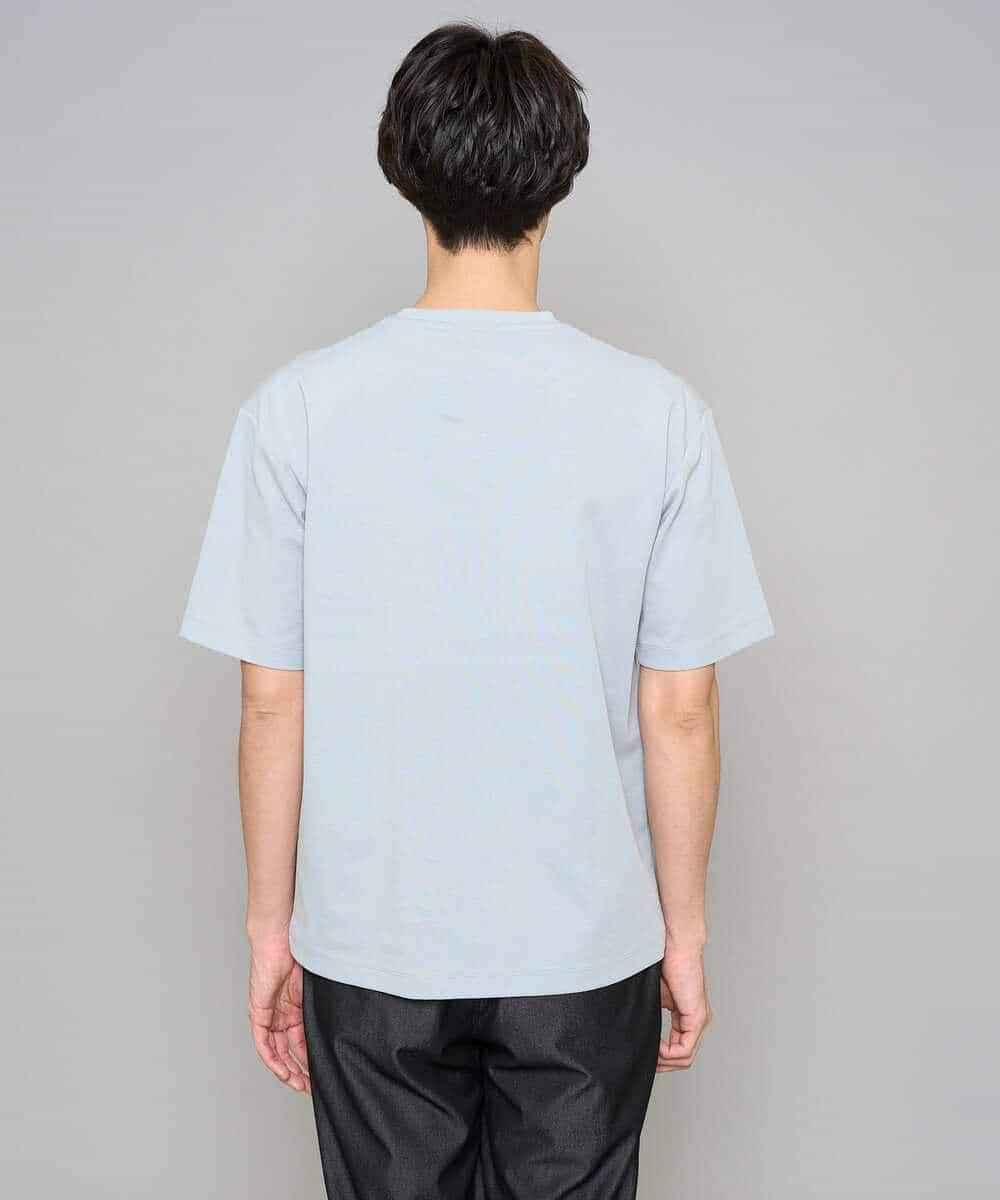 KHKGD29039 a.v.v MEN(アー・ヴェ・ヴェ) 【イージーケア/洗濯機で洗える/速乾/毛玉になりにくい/接触冷感】ミニロゴプリントセミワイドシルエットカットソー ダークグレー