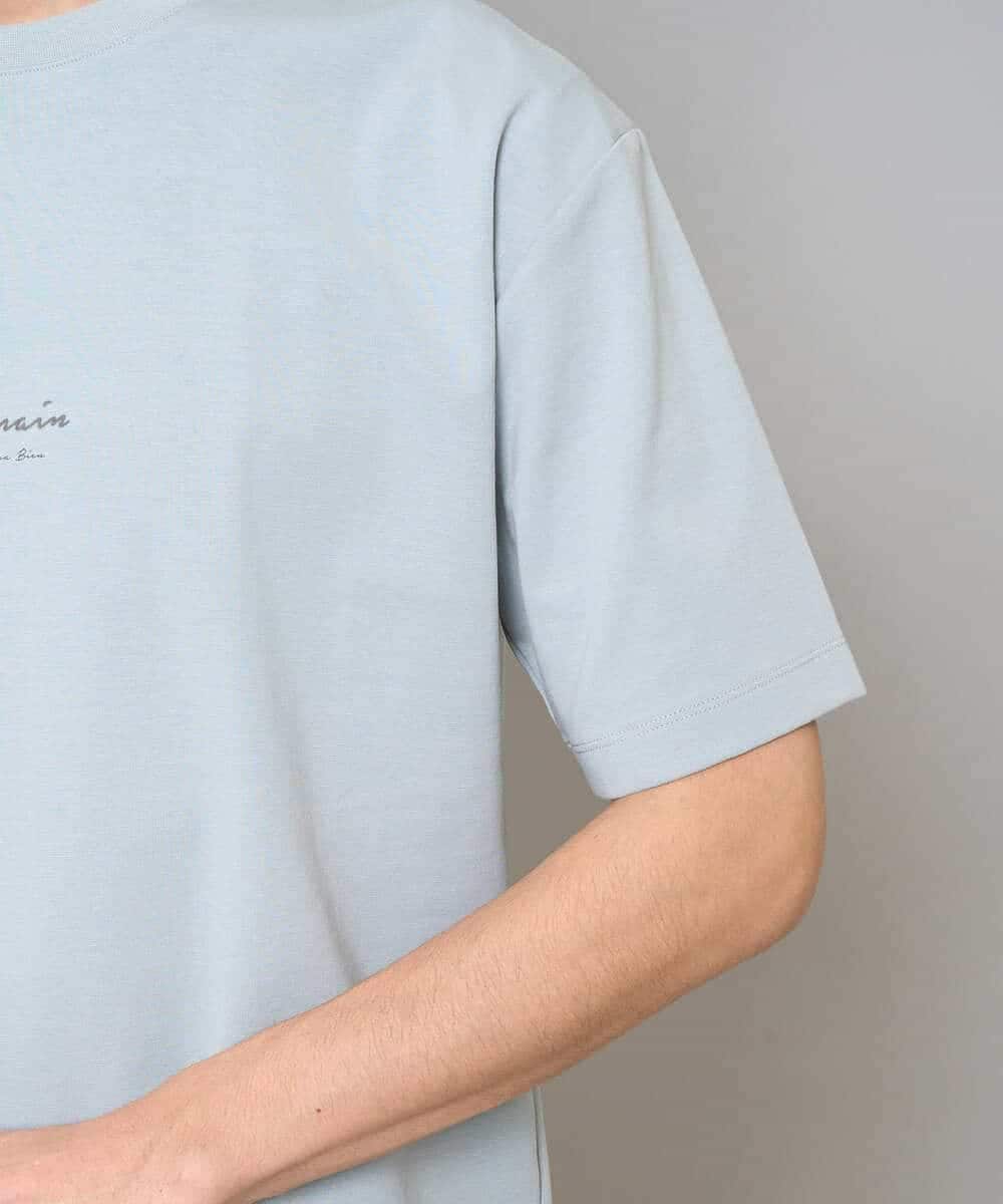 KHKGD29039 a.v.v MEN(アー・ヴェ・ヴェ) 【イージーケア/洗濯機で洗える/速乾/毛玉になりにくい/接触冷感】ミニロゴプリントセミワイドシルエットカットソー ダークグレー