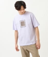 KHKGS25034 a.v.v MEN(アー・ヴェ・ヴェ) スクエアプリントTシャツ ラベンダー