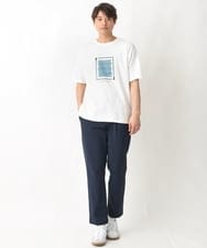 KHKGV25034 a.v.v MEN(アー・ヴェ・ヴェ) 【接触冷感】スクエアプリントセミワイドシルエットTシャツ ライトブルー