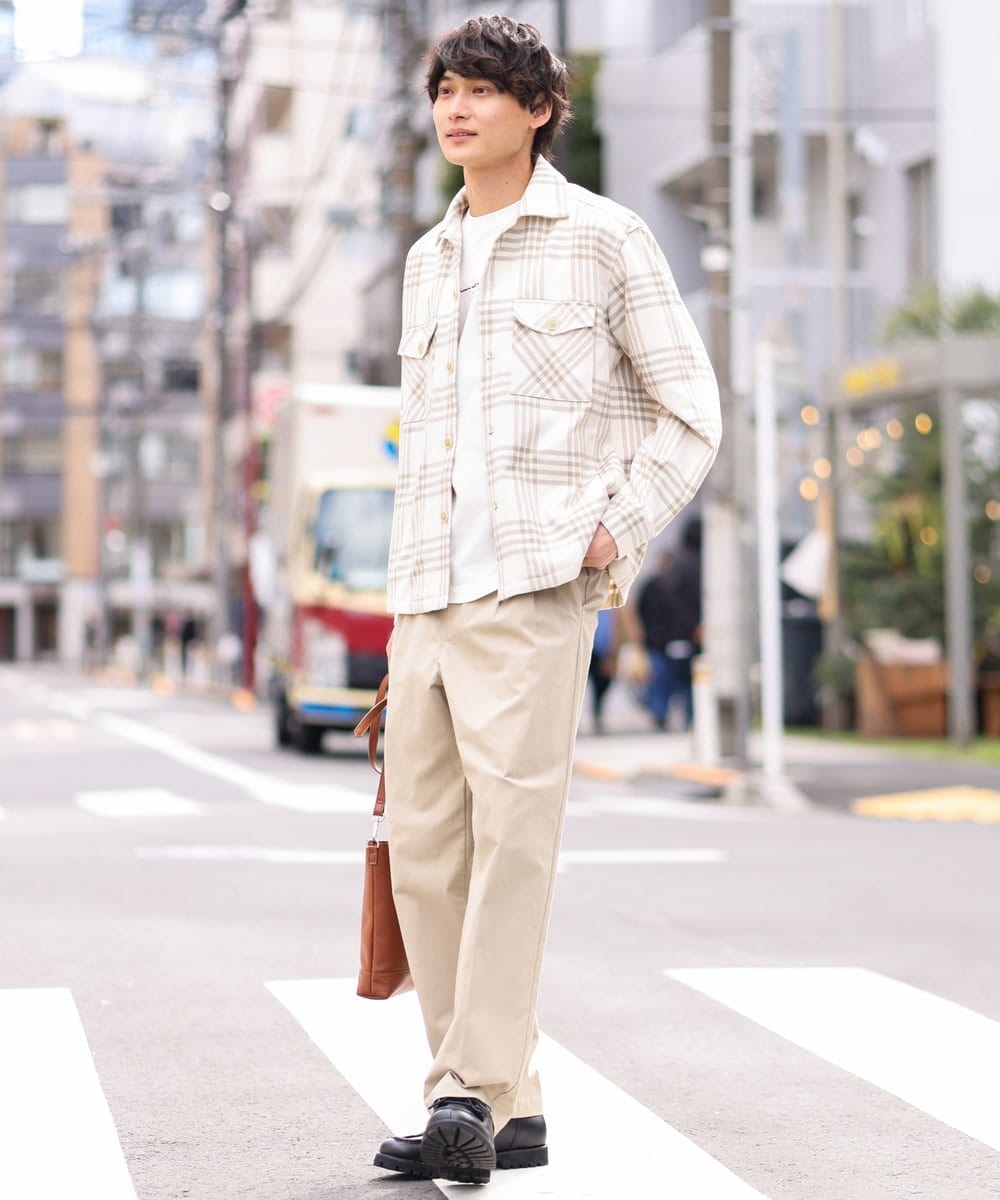 KHKGV29029 a.v.v MEN(アー・ヴェ・ヴェ) 【定番アイテム】ミニロゴセミワイドシルエットTシャツ ホワイト