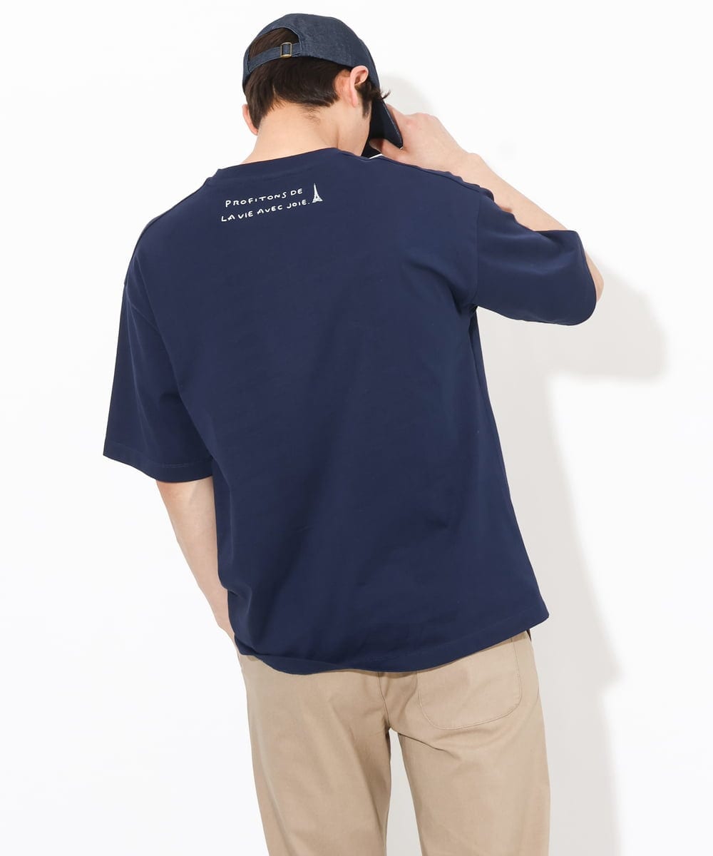 KHKGV31044 a.v.v MEN(アー・ヴェ・ヴェ) 【ucaU×a.v.vコラボ】フロントプリントワイドシルエットTシャツ ネイビー