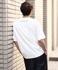 KHKGV31044 a.v.v MEN(アー・ヴェ・ヴェ) 【ucaU×a.v.vコラボ】フロントプリントワイドシルエットTシャツ ネイビー