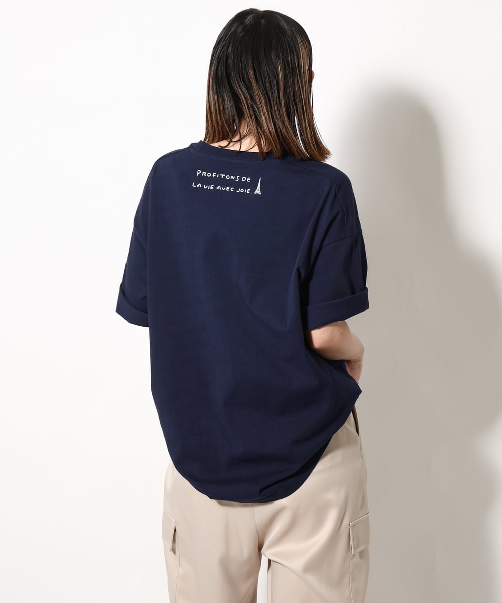 KHKGV31044 a.v.v MEN(アー・ヴェ・ヴェ) 【ucaU×a.v.vコラボ】フロントプリントワイドシルエットTシャツ ネイビー