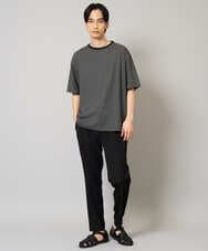 KHKGV38039 a.v.v MEN(アー・ヴェ・ヴェ) 【接触冷感】細ボーダーセミワイドシルエットTシャツ ブラック