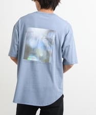 KHKHS10044 a.v.v MEN(アー・ヴェ・ヴェ) 【フォトグラファーコラボ】シャインロングシルエットTシャツ ライトブルー