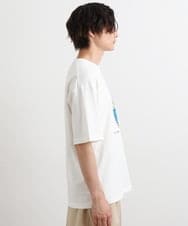 KHKHS61044 a.v.v MEN(アー・ヴェ・ヴェ) 【イラストレーターコラボ】フロントプリントTシャツ ホワイト