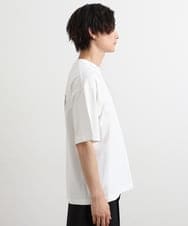 KHKHS62044 a.v.v MEN(アー・ヴェ・ヴェ) 【イラストレーターコラボ】バックプリントTシャツ ホワイト