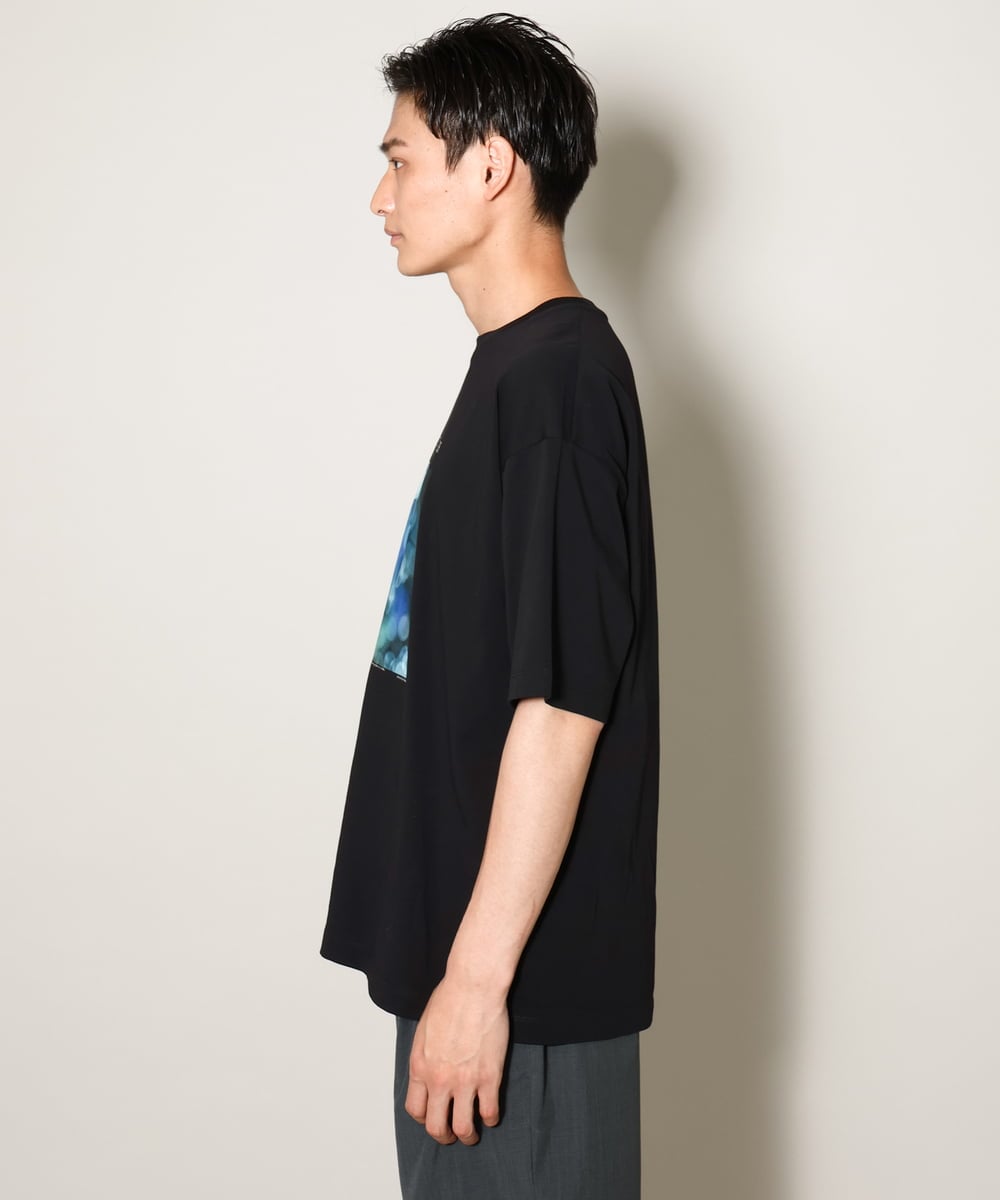 KHKHV11044 a.v.v MEN(アー・ヴェ・ヴェ) 【HIDEYUKI SUTO×a.v.vコラボ】フォトプリントワイドシルエットTシャツ ブラック