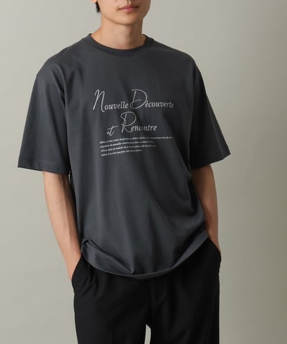 KHKHV12034 a.v.v MEN 【接触冷感】ロゴプリントセミワイドシルエットTシャツ