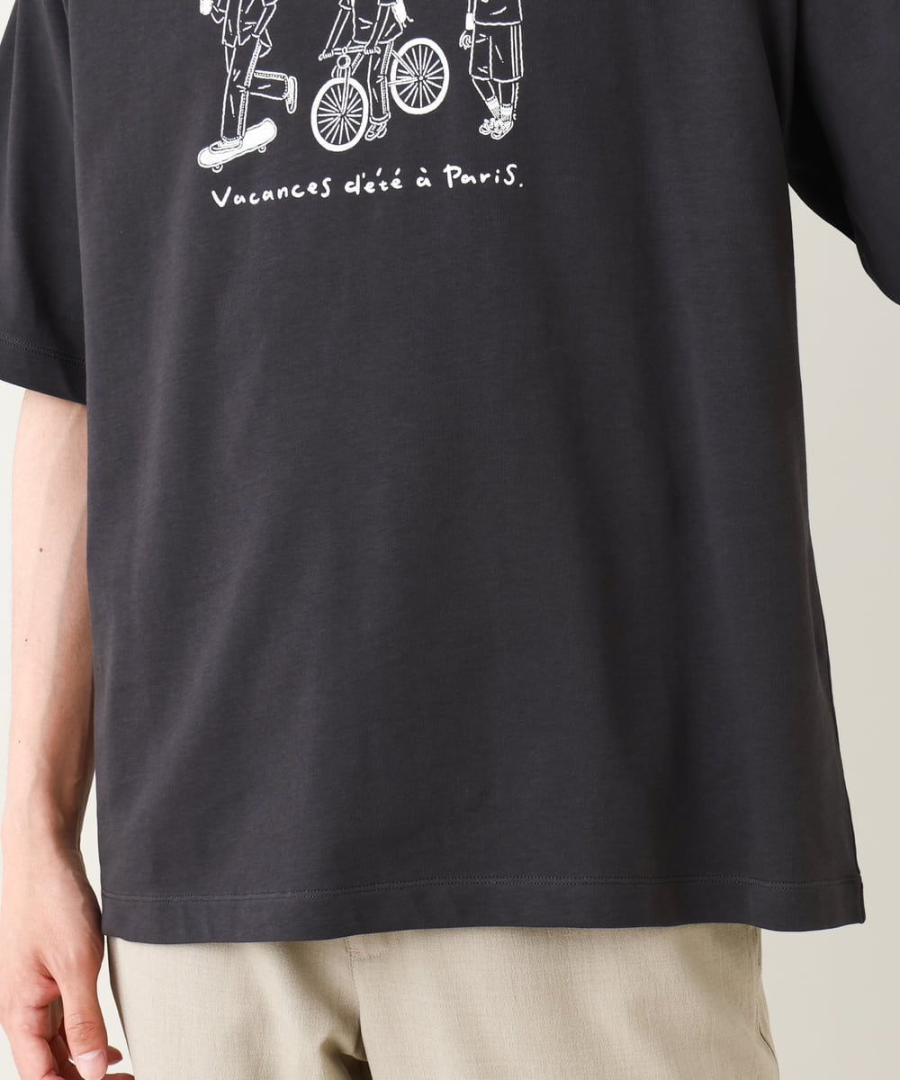 KHKHV61044 a.v.v MEN(アー・ヴェ・ヴェ) 【ucaU×a.v.vコラボ】イラストワイドシルエットTシャツ ダークグレー