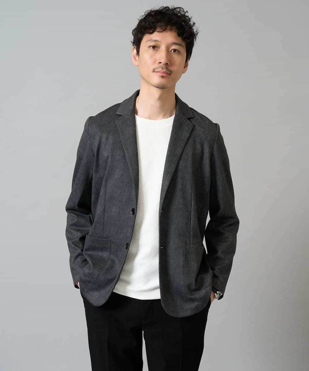KHKJA71044 a.v.v MEN(アー・ヴェ・ヴェ) 【イージーケア/洗濯機で洗える】幾何ジャカードクルーネックＴシャツ〈SMART SERIES〉 ブラック