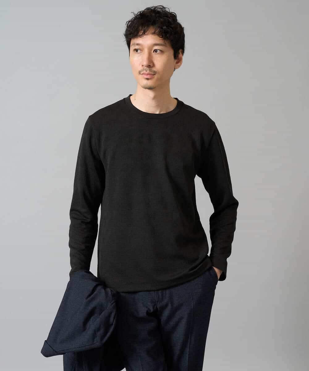 KHKJA71044 a.v.v MEN(アー・ヴェ・ヴェ) 【イージーケア/洗濯機で洗える】幾何ジャカードクルーネックＴシャツ〈SMART SERIES〉 ブラック
