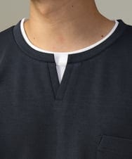 KHKJV05044 a.v.v MEN(アー・ヴェ・ヴェ) 【きれいめで楽チン】キーネックフェイクレイヤードセミワイドカットソー ネイビー