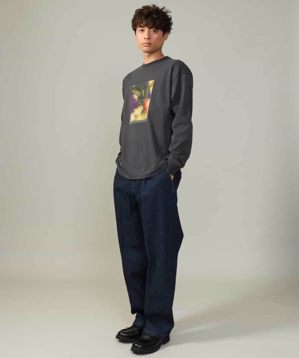 KHKJV12044 a.v.v MEN(アー・ヴェ・ヴェ) 【HIDEYUKI SUTO×a.v.vコラボ】フォトプリントワイドシルエットロングＴシャツ ダークグレー