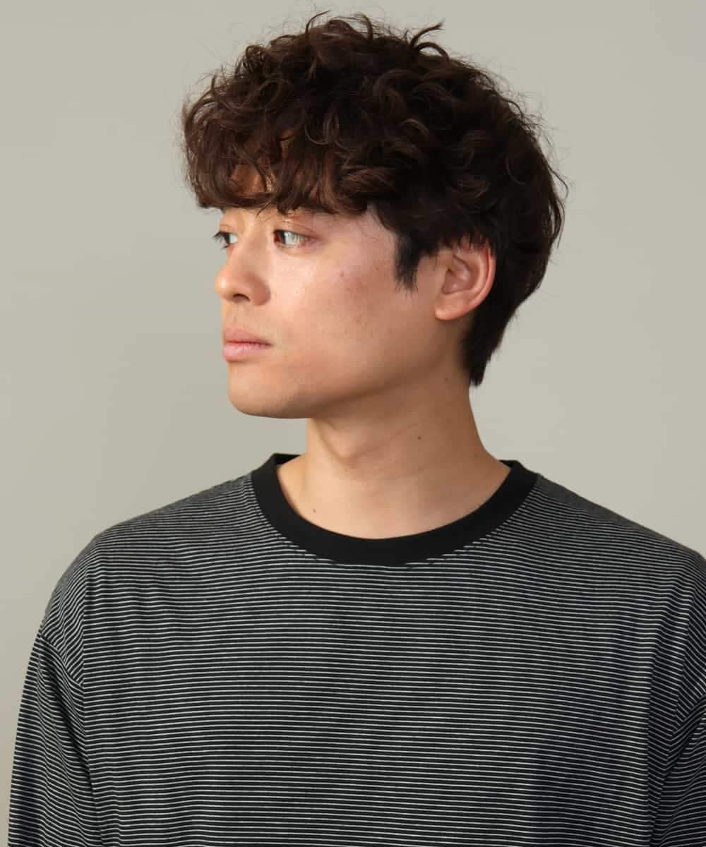 KHKJV38034 a.v.v MEN(アー・ヴェ・ヴェ) 【万能インナー】細ボーダーセミワイドシルエットロングTシャツ ダークグレー