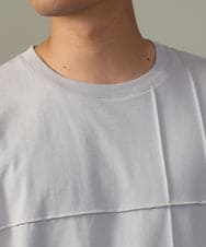 KHKJV53034 a.v.v MEN(アー・ヴェ・ヴェ) 【ジャケイン可】ピンタックセミワイドシルエット クルーネックTシャツ ライトグレー