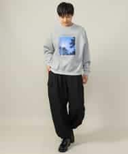 KHKLV30054 a.v.v MEN(アー・ヴェ・ヴェ) 【HIDEYUKI SUTO×a.v.vコラボ】フォトプリントワイドシルエットスウェット ブラック
