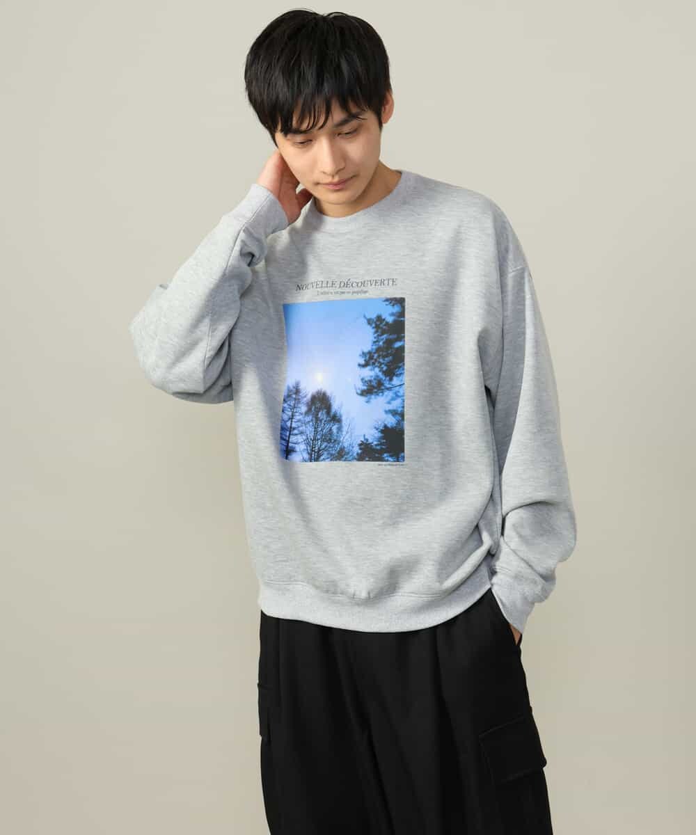 KHKLV30054 a.v.v MEN(アー・ヴェ・ヴェ) 【HIDEYUKI SUTO×a.v.vコラボ】フォトプリントワイドシルエットスウェット ブラック