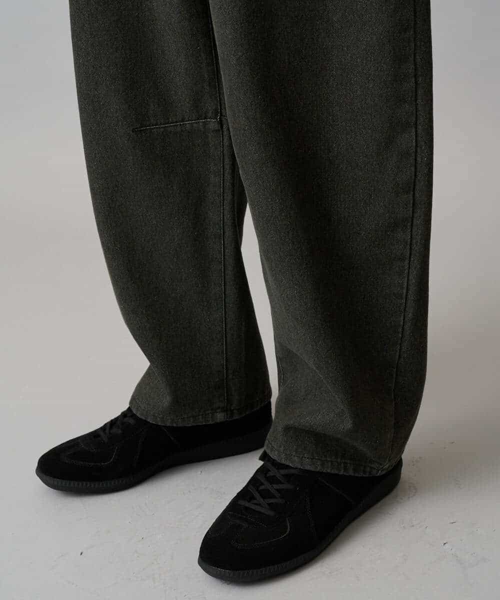 KHLED10069 a.v.v MEN(アー・ヴェ・ヴェ) 【洗濯機で洗える】デニムバレルレッグイージーパンツ ブラック