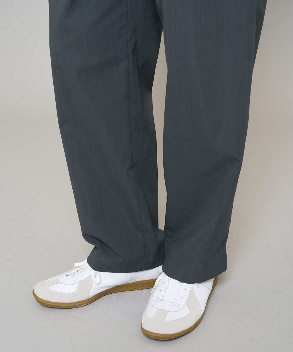 KHLFD17064 a.v.v MEN(アー・ヴェ・ヴェ) 【イージーケア/洗濯機で洗える/毛玉になりにくい/ストレッチ】春リライト ワイドシルエットイージーパンツ ダークグレー