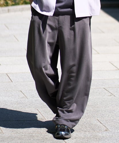 KHLGD38069 a.v.v MEN 【イージーケア/洗濯機で洗える/シワになりにくい/接触冷感/ストレッチ】オックスストレッチオーバーパンツ