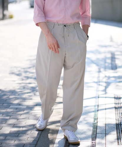 KHLGD41069 a.v.v MEN 【イージーケア/洗濯機で洗える/接触冷感/吸水速乾/UVカット/ストレッチ】リライト　１タックワイドイージースラックス