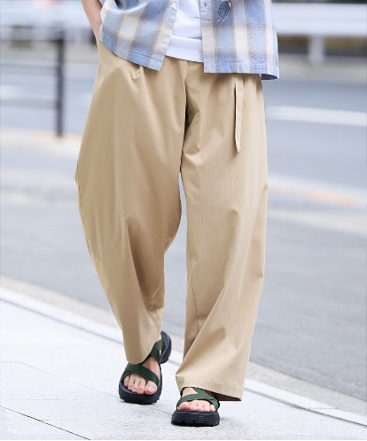 KHLGD49069 a.v.v MEN 大人の控えめワイドパンツ【接触冷感/ストレッチ】ベルトツキワイドテーパードチノパンツ【イージーケア/洗濯機で洗える/毛玉・シワになりにくい】