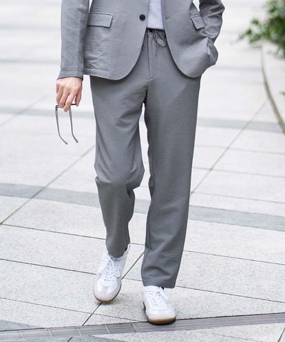 KHLGD76064 a.v.v MEN 【イージーケア/洗濯機で洗える] シアサッカーセミルーズパンツ