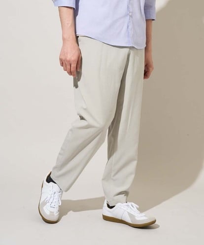 KHLGD77064 a.v.v MEN 【イージーケア/洗濯機で洗える/接触冷感/吸水速乾/UVカット/ストレッチ】リライトセミルーズアンクルパンツ