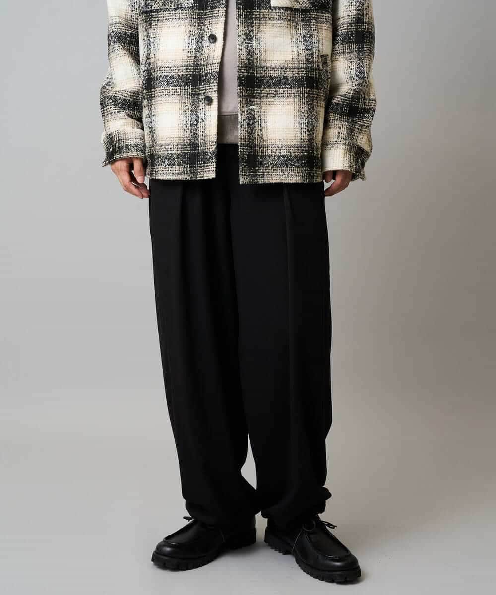 KHLLA31069 a.v.v MEN(アー・ヴェ・ヴェ) 【毛玉になりにくい/ストレッチ】ツイルストレッチ切替オーバーパンツ【洗濯機で洗える】 ブラック