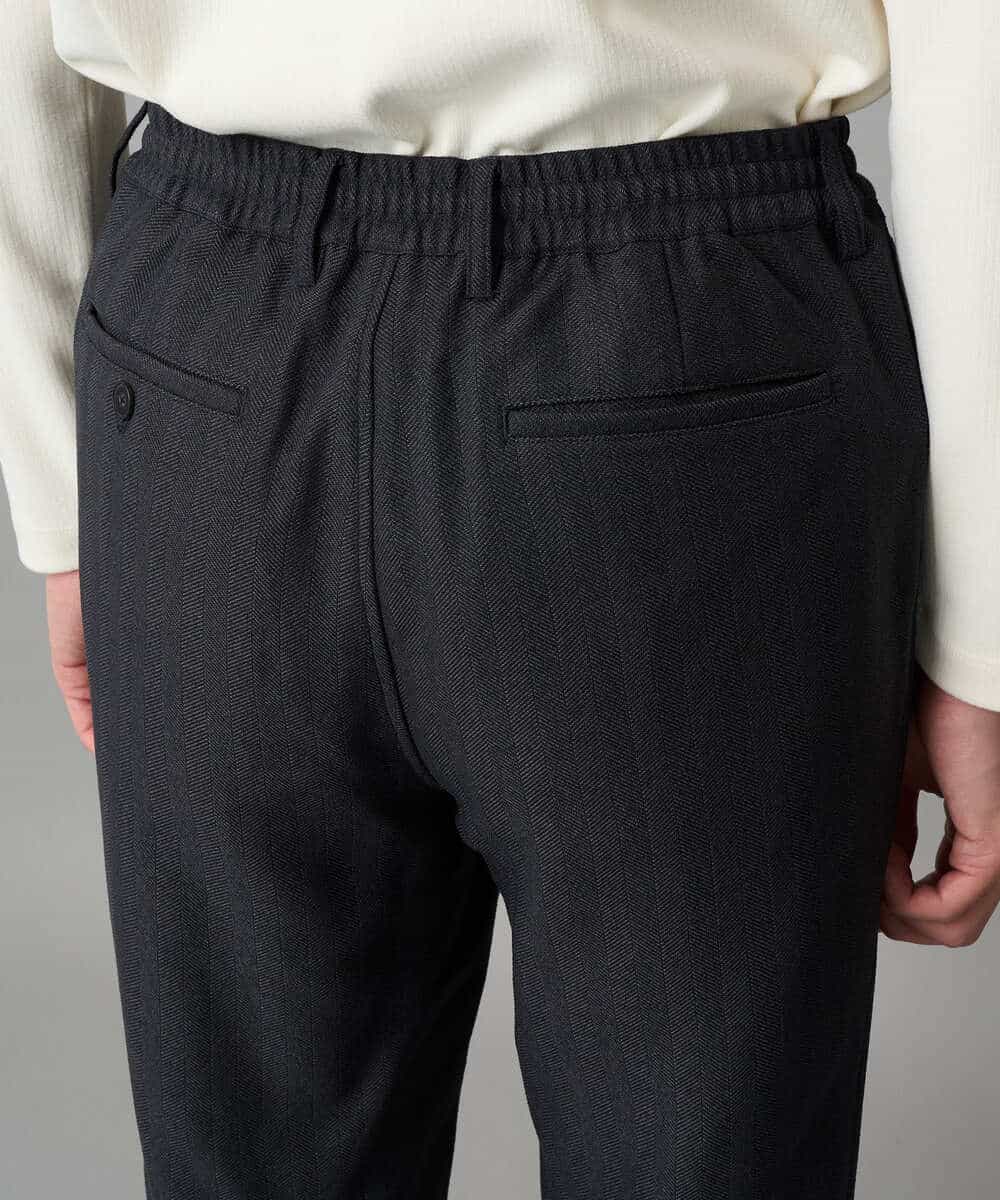 KHLLA35069 a.v.v MEN(アー・ヴェ・ヴェ) 【イージーケア/毛玉になりにくい】LANATECヘリンボーンセミルーズパンツ【ストレッチ/洗濯機で洗える】 ダークグレー