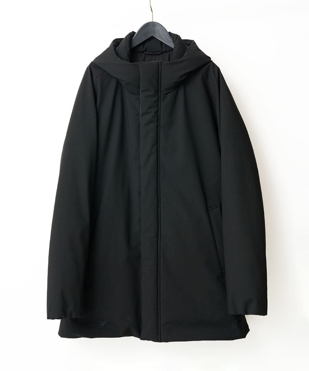 KHUAD02219 a.v.v MEN(アー・ヴェ・ヴェ) 【軽量/撥水】ラミネートダウンフードコート ブラック