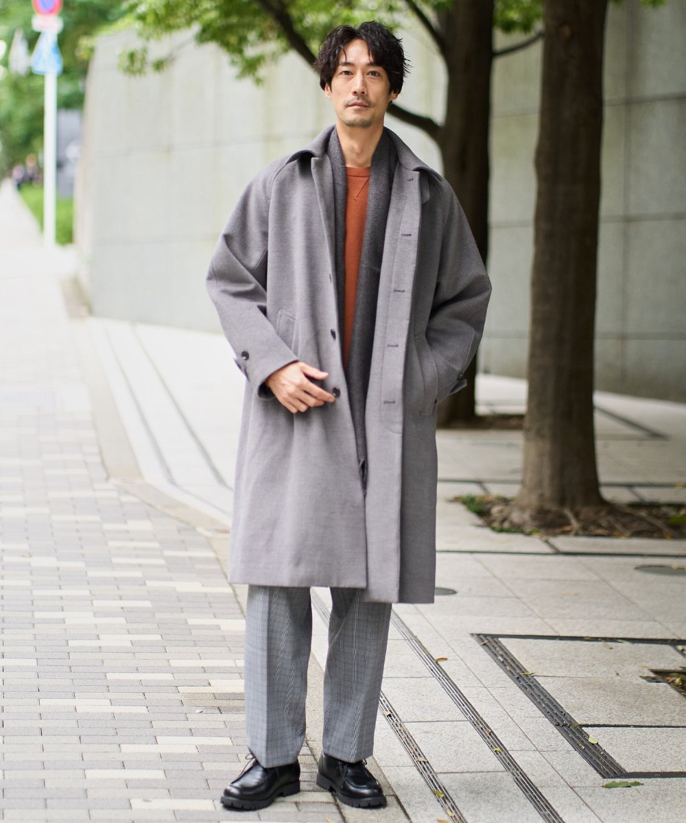 KHUAD07179 a.v.v MEN(アー・ヴェ・ヴェ) ワイドシルエットステンカラーコート ブラック