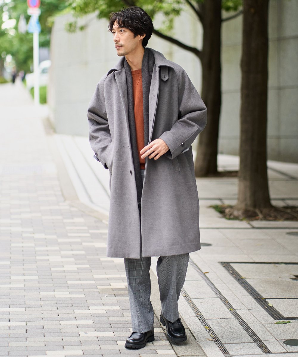 KHUAD07179 a.v.v MEN(アー・ヴェ・ヴェ) ワイドシルエットステンカラーコート ブラック