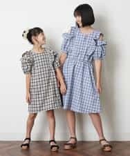 KJEHM02044 a.v.v KIDS(アー・ヴェ・ヴェ) [100-130]肩あきフリルチェック柄ワンピース ブラック