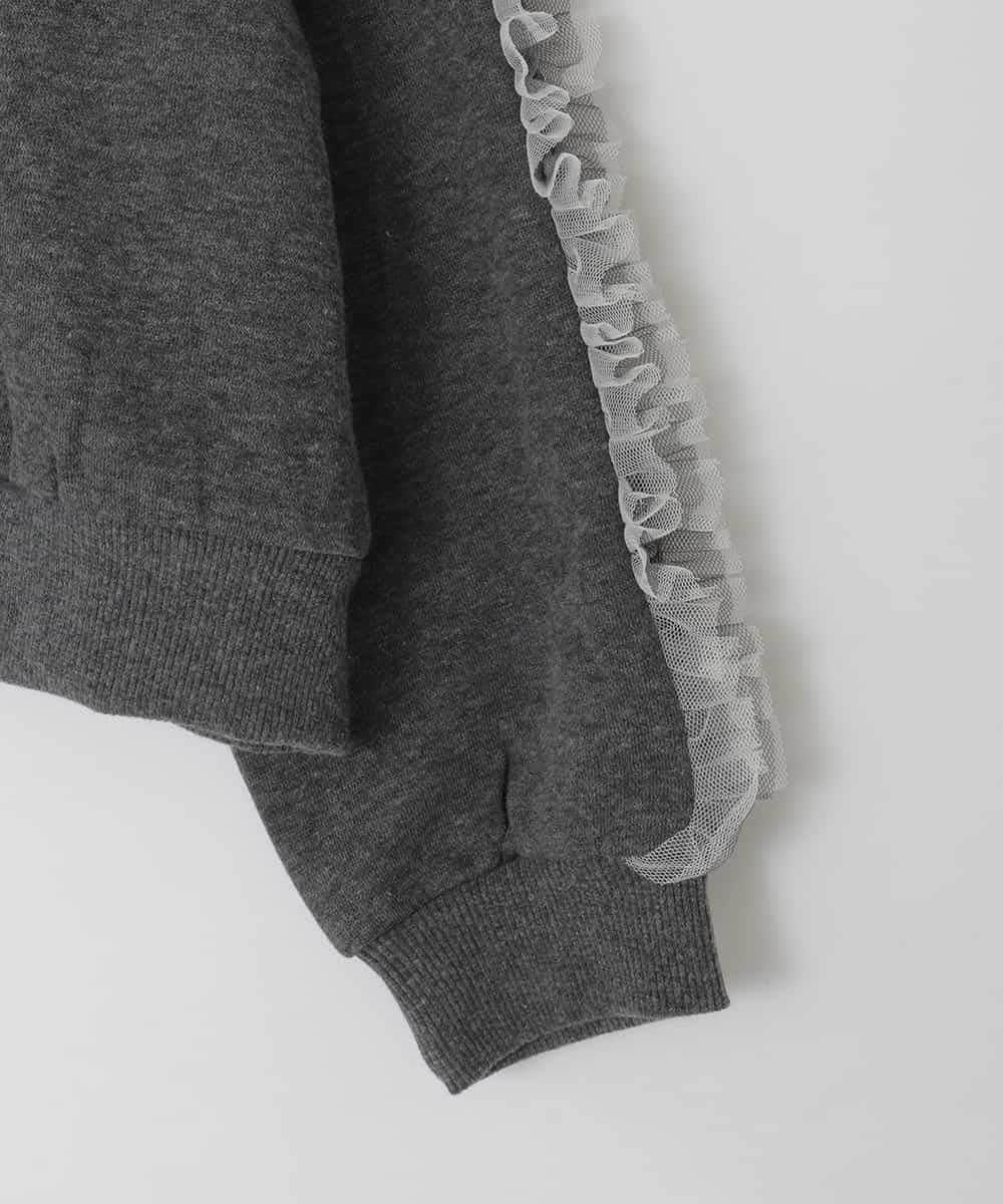 KJKAD50022 a.v.v KIDS(アー・ヴェ・ヴェ) [100-160]【WEB限定商品/裏起毛/チュールフリル/ワンポイント刺繍/クロップド丈】チュールスリーブクロップドトレーナー ダークグレー