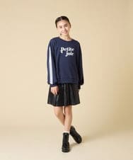 KJKKA34034 a.v.v KIDS(アー・ヴェ・ヴェ) [130-160]【袖デザイン/プリントロゴ＋パール調デザイン/通学にもオススメ】レーステープ裏毛トレーナー グレー