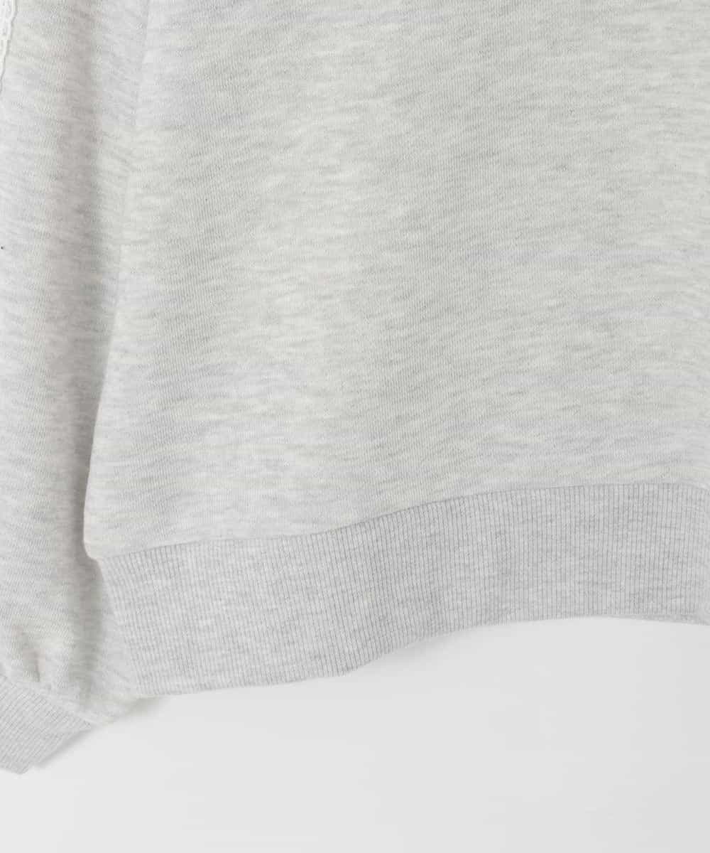 KJKKA34034 a.v.v KIDS(アー・ヴェ・ヴェ) [130-160]【袖デザイン/プリントロゴ＋パール調デザイン/通学にもオススメ】レーステープ裏毛トレーナー グレー