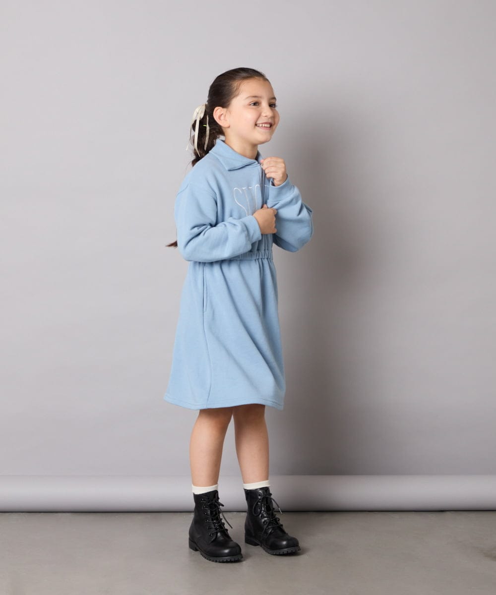 KJPAD01054 a.v.v KIDS(アー・ヴェ・ヴェ) [100-160]ハーフジップロゴトレーナーワンピース ライトブルー