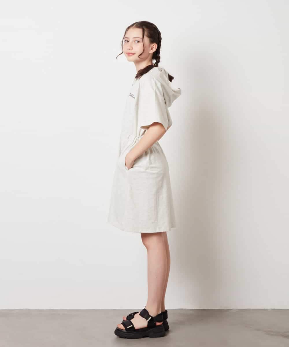 KJPHV20034 a.v.v KIDS(アー・ヴェ・ヴェ) [100-130]【接触冷感】ハーフジップフーディワンピース ライトグレー