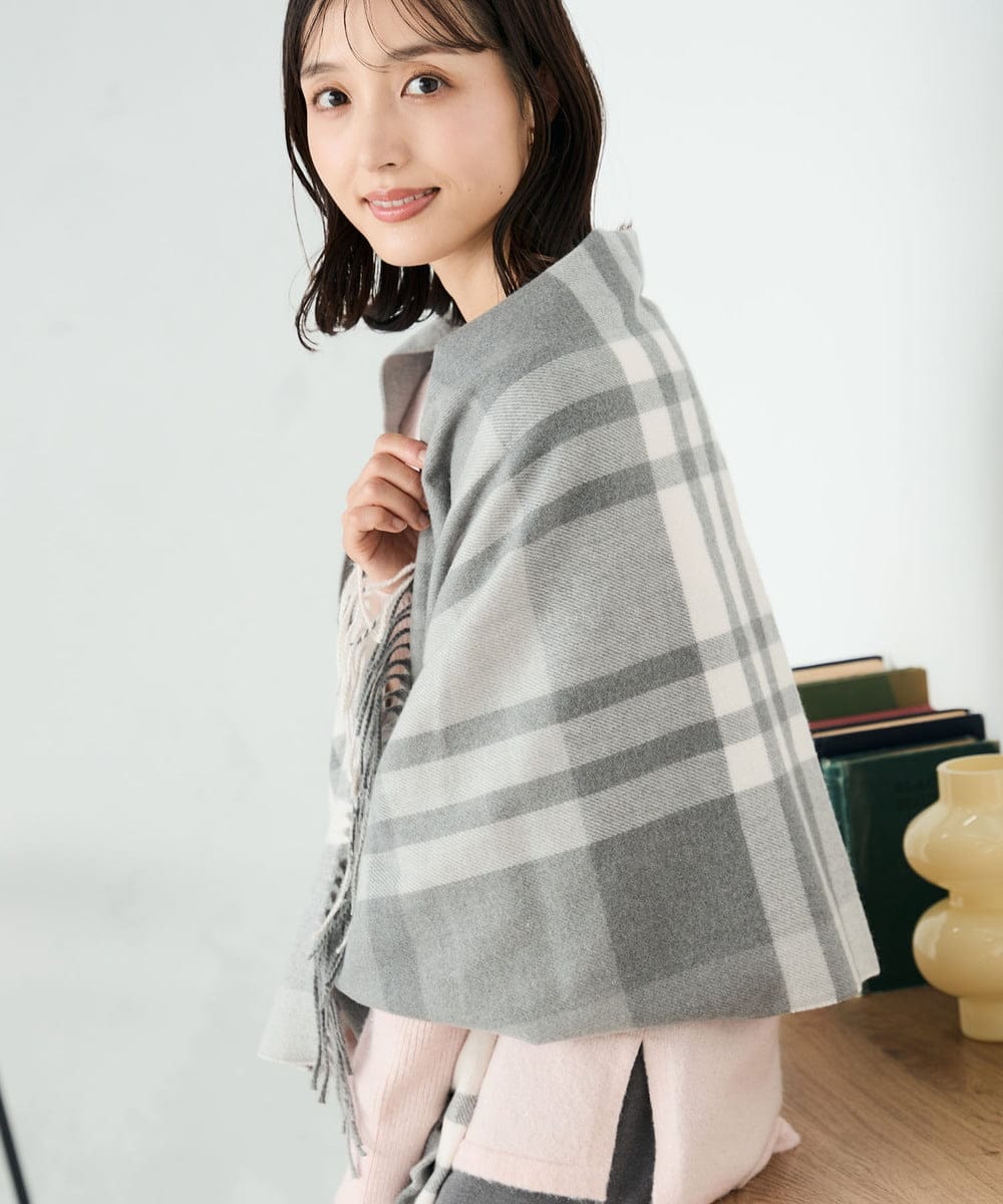 KS3AD04029 a.v.v(アー・ヴェ・ヴェ) チェック柄シアバターストール ネイビー
