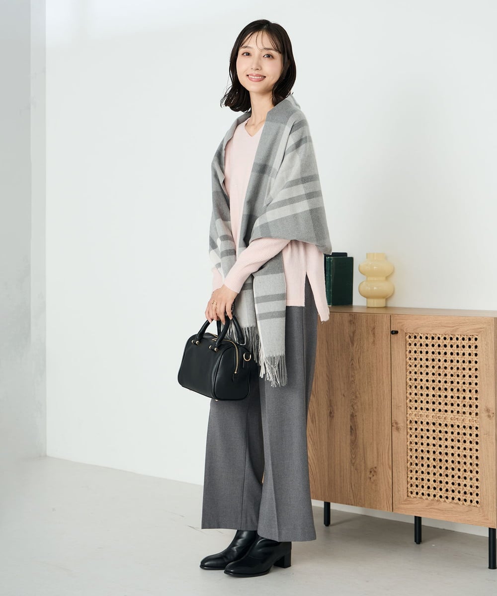 KS3AD04029 a.v.v(アー・ヴェ・ヴェ) チェック柄シアバターストール ネイビー