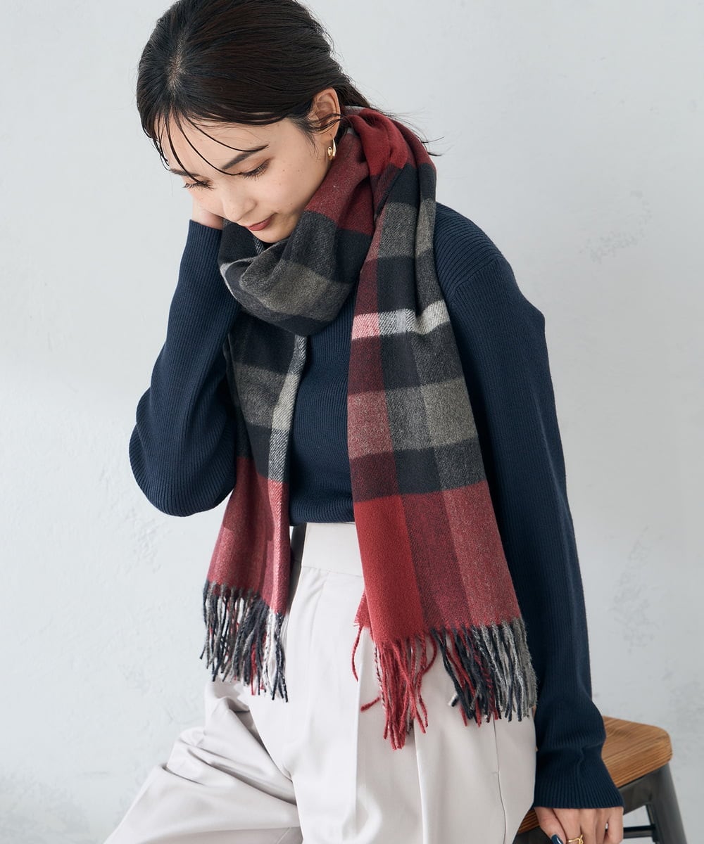 KS3AD04029 a.v.v(アー・ヴェ・ヴェ) チェック柄シアバターストール ネイビー