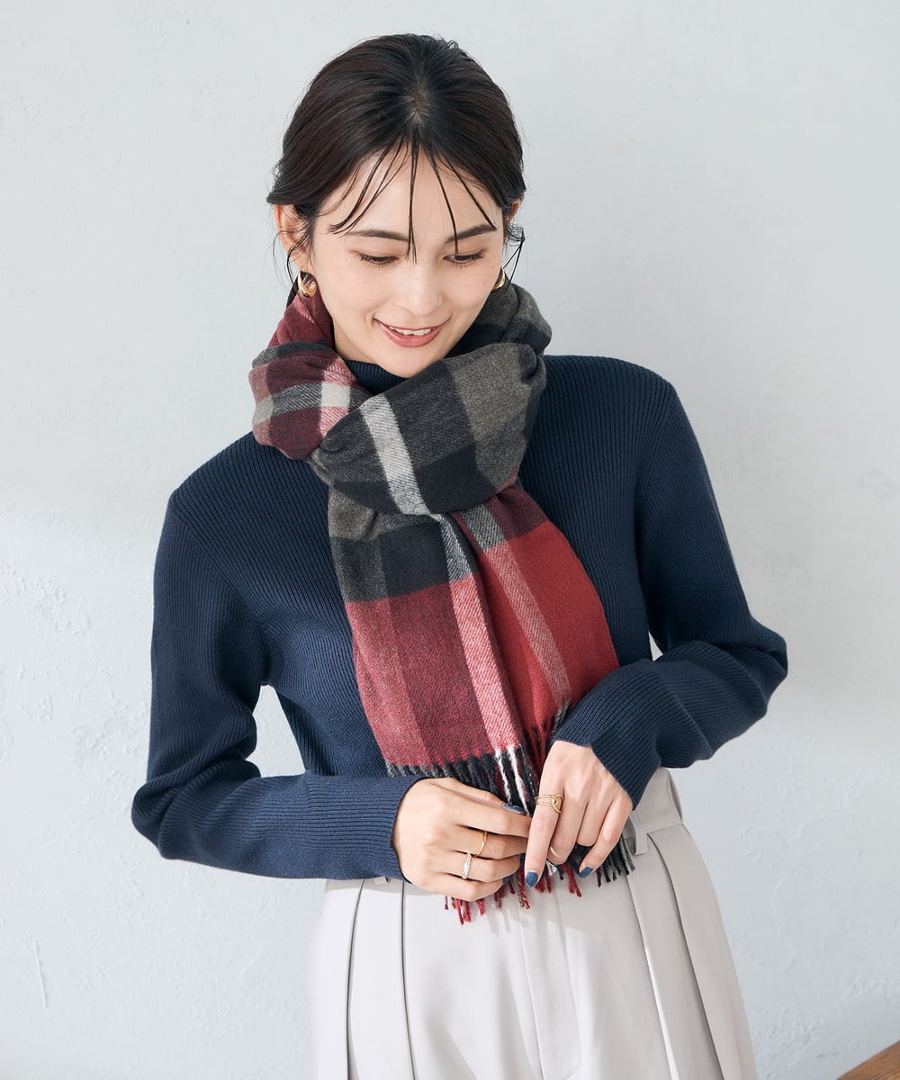 KS3AD04029 a.v.v(アー・ヴェ・ヴェ) チェック柄シアバターストール ネイビー