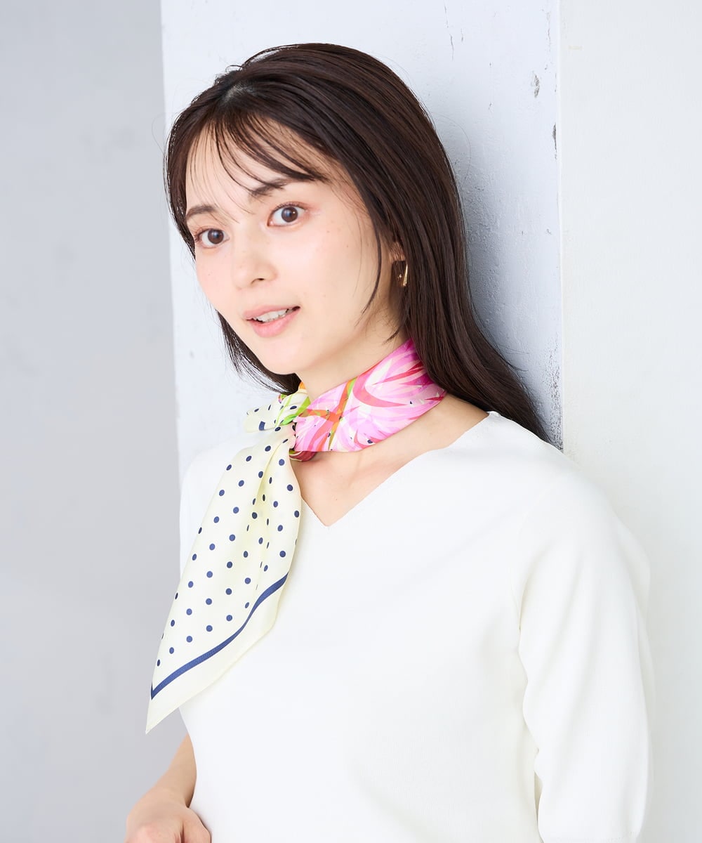 KS3GD01034 a.v.v(アー・ヴェ・ヴェ) シルクスカーフ アイボリー