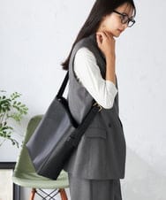 KS5AD05064 a.v.v(アー・ヴェ・ヴェ) ワンハンドルA4トート グレージュ
