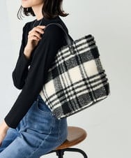 KS5AD16049 a.v.v(アー・ヴェ・ヴェ) ボアトート ブラック