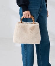 KS5AD19069 a.v.v(アー・ヴェ・ヴェ) バンブーハンドルファーバッグ ホワイト